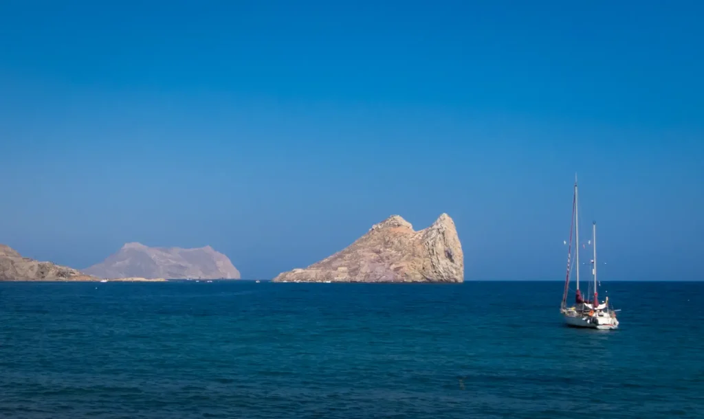 Isla del Fraile: Un viaje al pasado entre ruinas romanas y aguas turquesas